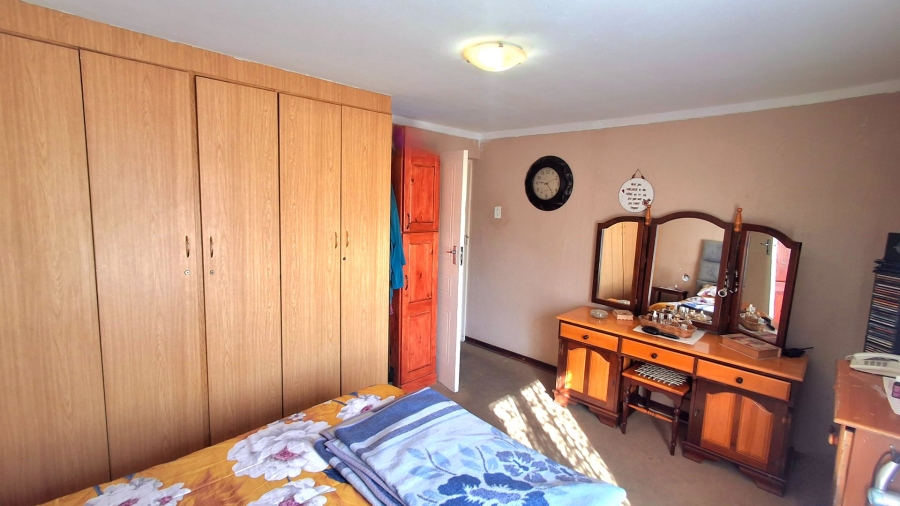 2 Bedroom Property for Sale in Vaalpark Free State